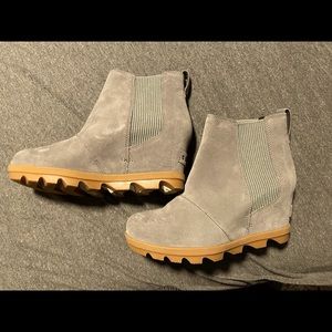 Brand new, never worn SORELS